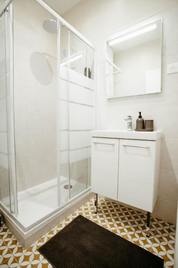 מונטריי Cosy Appart Hotel Next To Paris מראה חיצוני תמונה